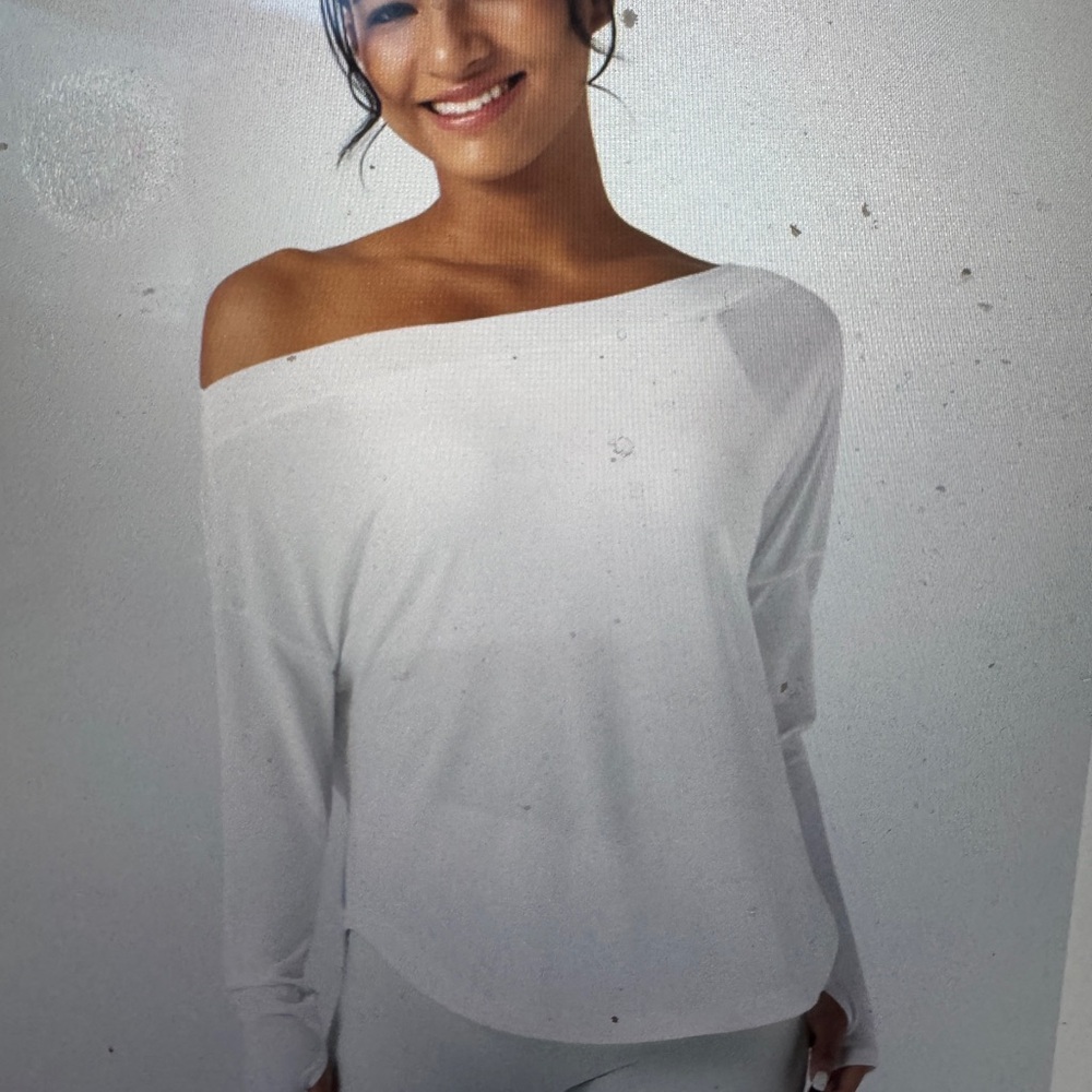 HALARA Elegant White Off-Shoulder Long Sleeve Top